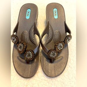 Okal sandals women’s size Small-fits 6-6.5M